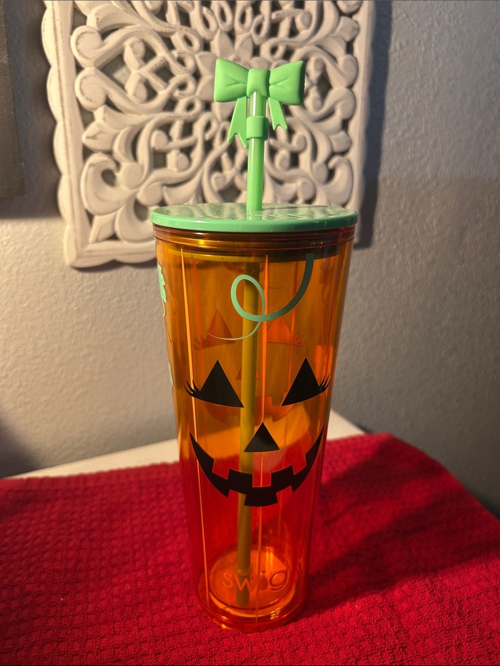 24 ounce Swig Pumkin Tumbler